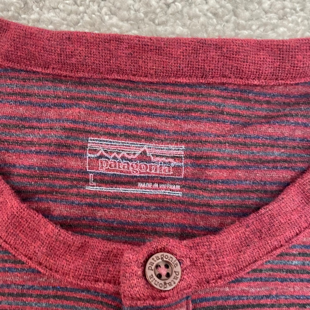 Patagonia Henley Shirt Mens Large Burgundy Striped Organic Cotton Long Sleeve - Picture 3 of 9